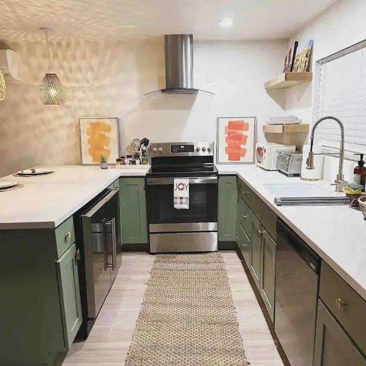 Serene Modern Home Backdoor With Great Wifi, Games, Movies, Patio Seating And Bbq Easy Access To North Joshua Tree National Park In 10 Minutes Twentynine Palms Bagian luar foto