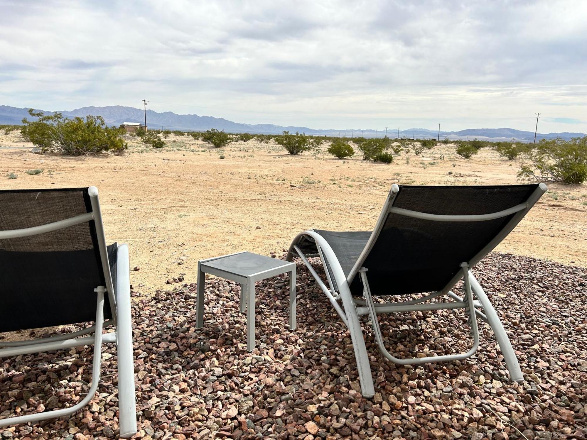 Serene Modern Home Backdoor With Great Wifi, Games, Movies, Patio Seating And Bbq Easy Access To North Joshua Tree National Park In 10 Minutes Twentynine Palms Bagian luar foto