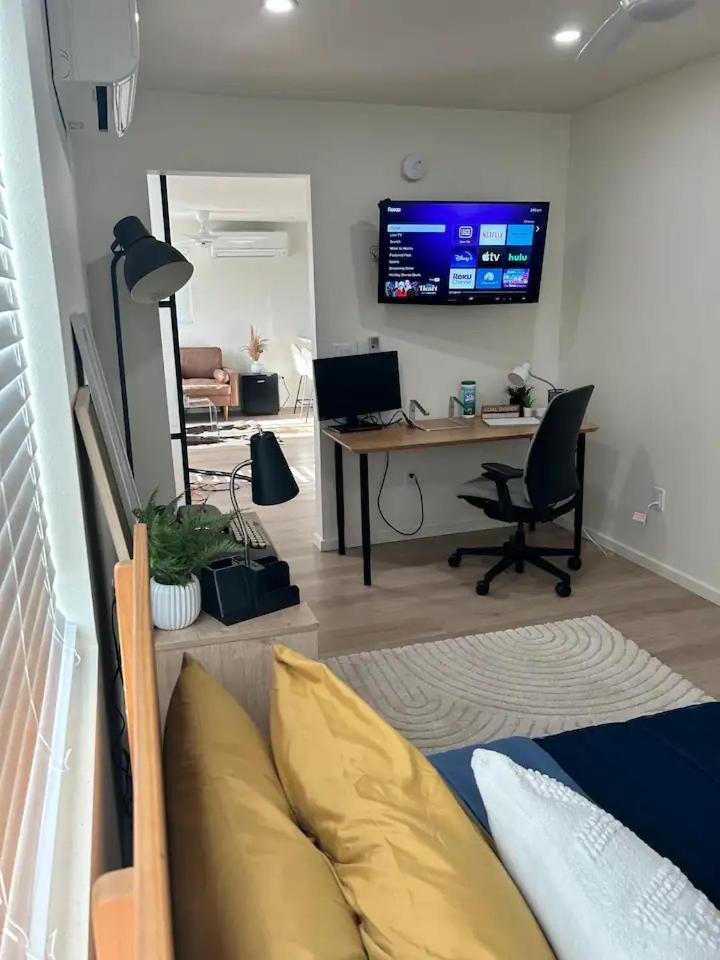 Serene Modern Home Backdoor With Great Wifi, Games, Movies, Patio Seating And Bbq Easy Access To North Joshua Tree National Park In 10 Minutes Twentynine Palms Bagian luar foto