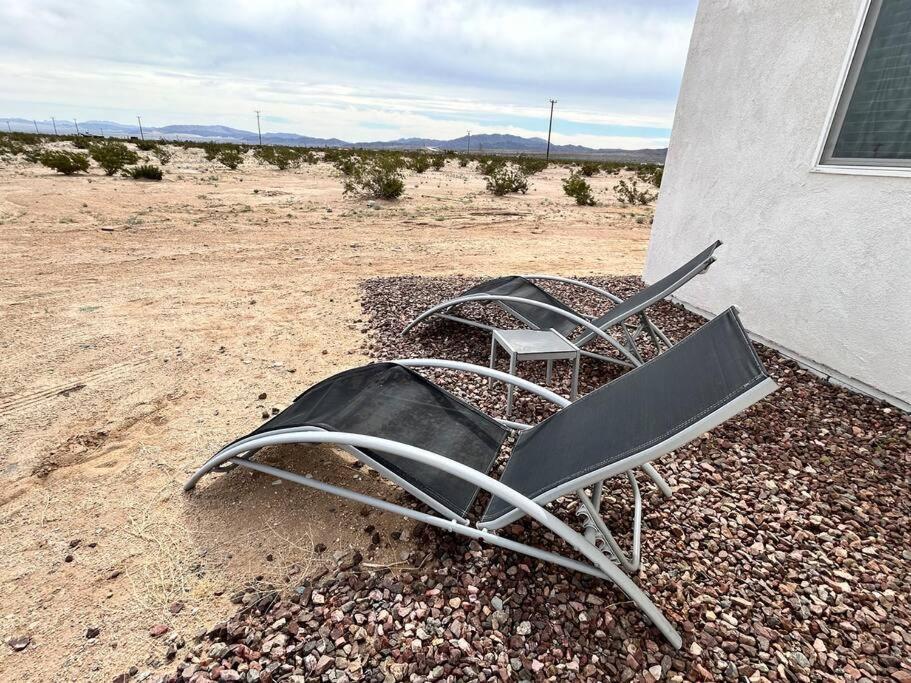 Serene Modern Home Backdoor With Great Wifi, Games, Movies, Patio Seating And Bbq Easy Access To North Joshua Tree National Park In 10 Minutes Twentynine Palms Bagian luar foto
