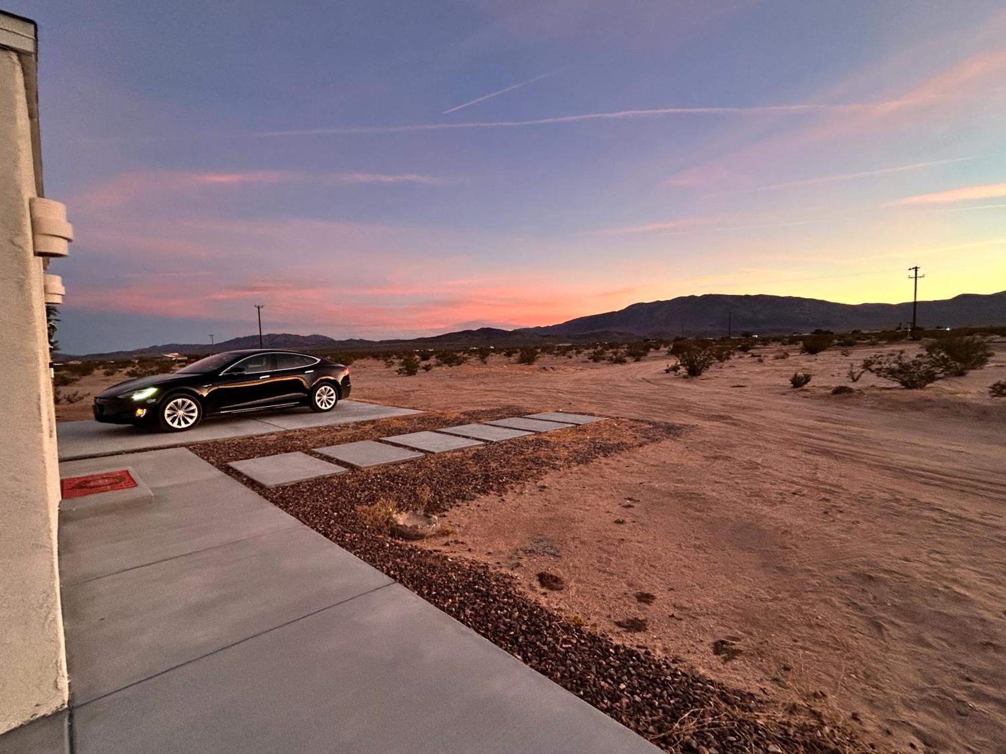 Serene Modern Home Backdoor With Great Wifi, Games, Movies, Patio Seating And Bbq Easy Access To North Joshua Tree National Park In 10 Minutes Twentynine Palms Bagian luar foto